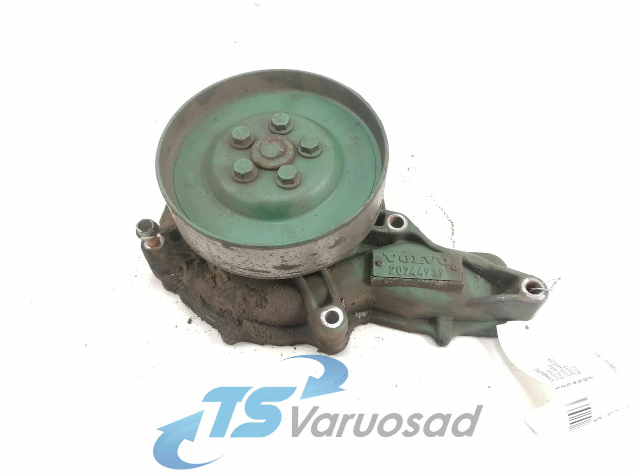 Volvo Cooling pump 20744939 - Waterpomp voor Vrachtwagen: afbeelding 1 Volvo Cooling pump 20744939 - Waterpomp voor Vrachtwagen: afbeelding 1