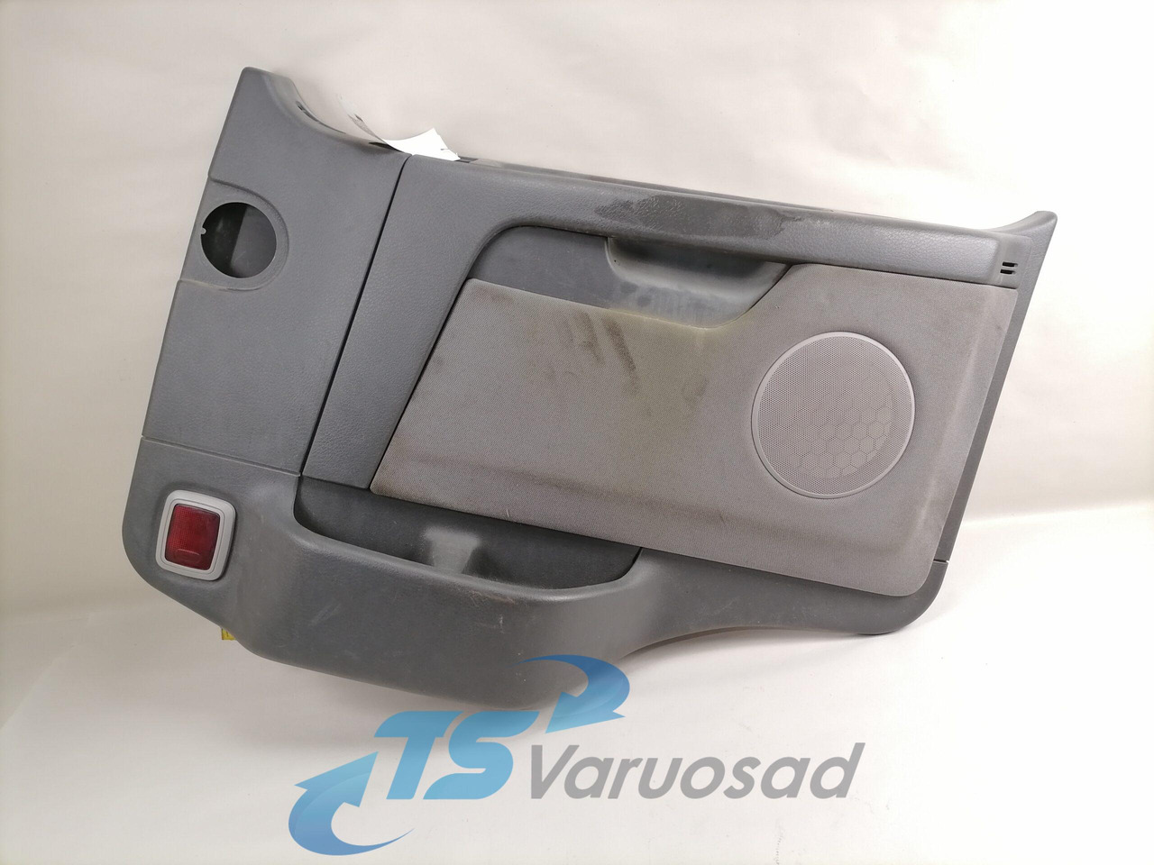 Volvo Door trim panel 20360455 - Deur en onderdelen voor Vrachtwagen: afbeelding 1 Volvo Door trim panel 20360455 - Deur en onderdelen voor Vrachtwagen: afbeelding 1