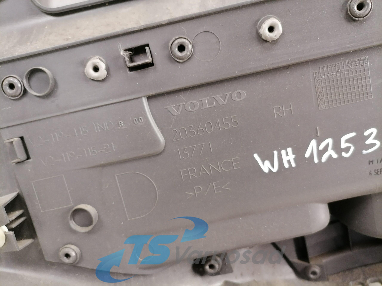 Volvo Door trim panel 20360455 - Deur en onderdelen voor Vrachtwagen: afbeelding 3 Volvo Door trim panel 20360455 - Deur en onderdelen voor Vrachtwagen: afbeelding 3