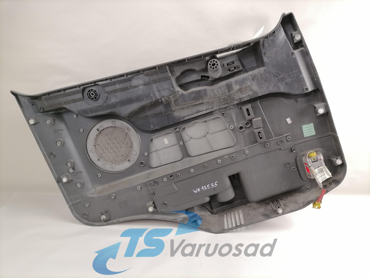Volvo Door trim panel 20360455 - Deur en onderdelen voor Vrachtwagen: afbeelding 2 Volvo Door trim panel 20360455 - Deur en onderdelen voor Vrachtwagen: afbeelding 2