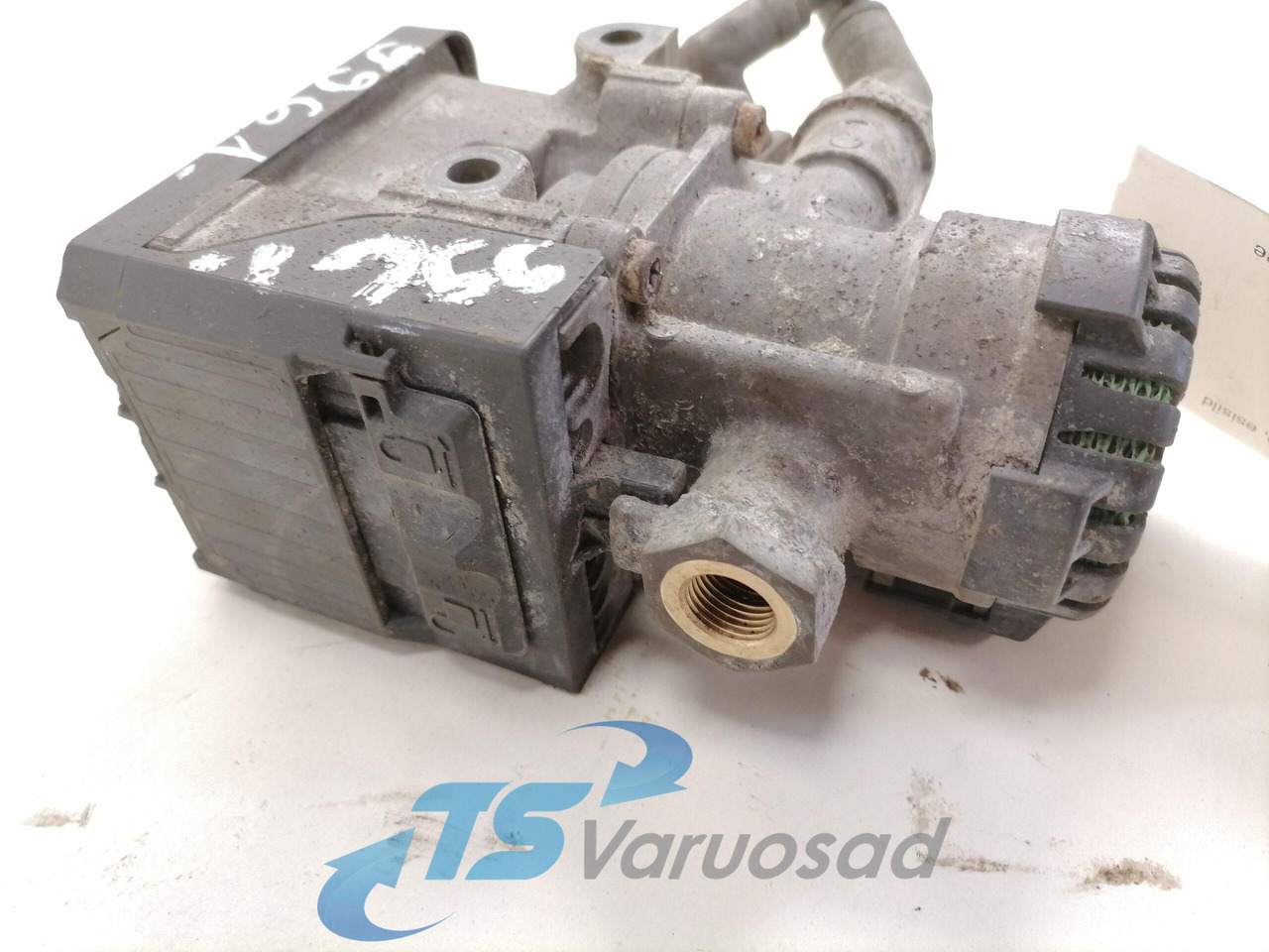 Volvo EBS brake valve 20828237 - Remventiel voor Vrachtwagen: afbeelding 4 Volvo EBS brake valve 20828237 - Remventiel voor Vrachtwagen: afbeelding 4