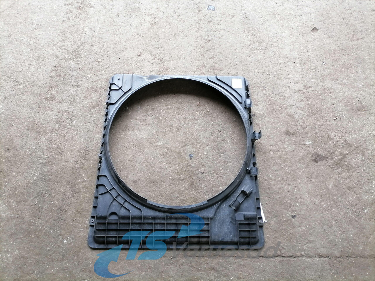 Volvo Fan shroud 22060183 - Radiateur voor Vrachtwagen: afbeelding 1 Volvo Fan shroud 22060183 - Radiateur voor Vrachtwagen: afbeelding 1