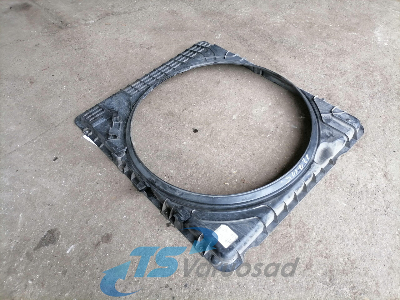 Volvo Fan shroud 22060183 - Radiateur voor Vrachtwagen: afbeelding 2 Volvo Fan shroud 22060183 - Radiateur voor Vrachtwagen: afbeelding 2