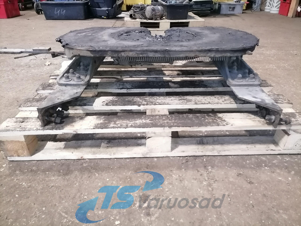 Volvo Fifht wheel 21587549 - Koppelschotel voor Vrachtwagen: afbeelding 4 Volvo Fifht wheel 21587549 - Koppelschotel voor Vrachtwagen: afbeelding 4