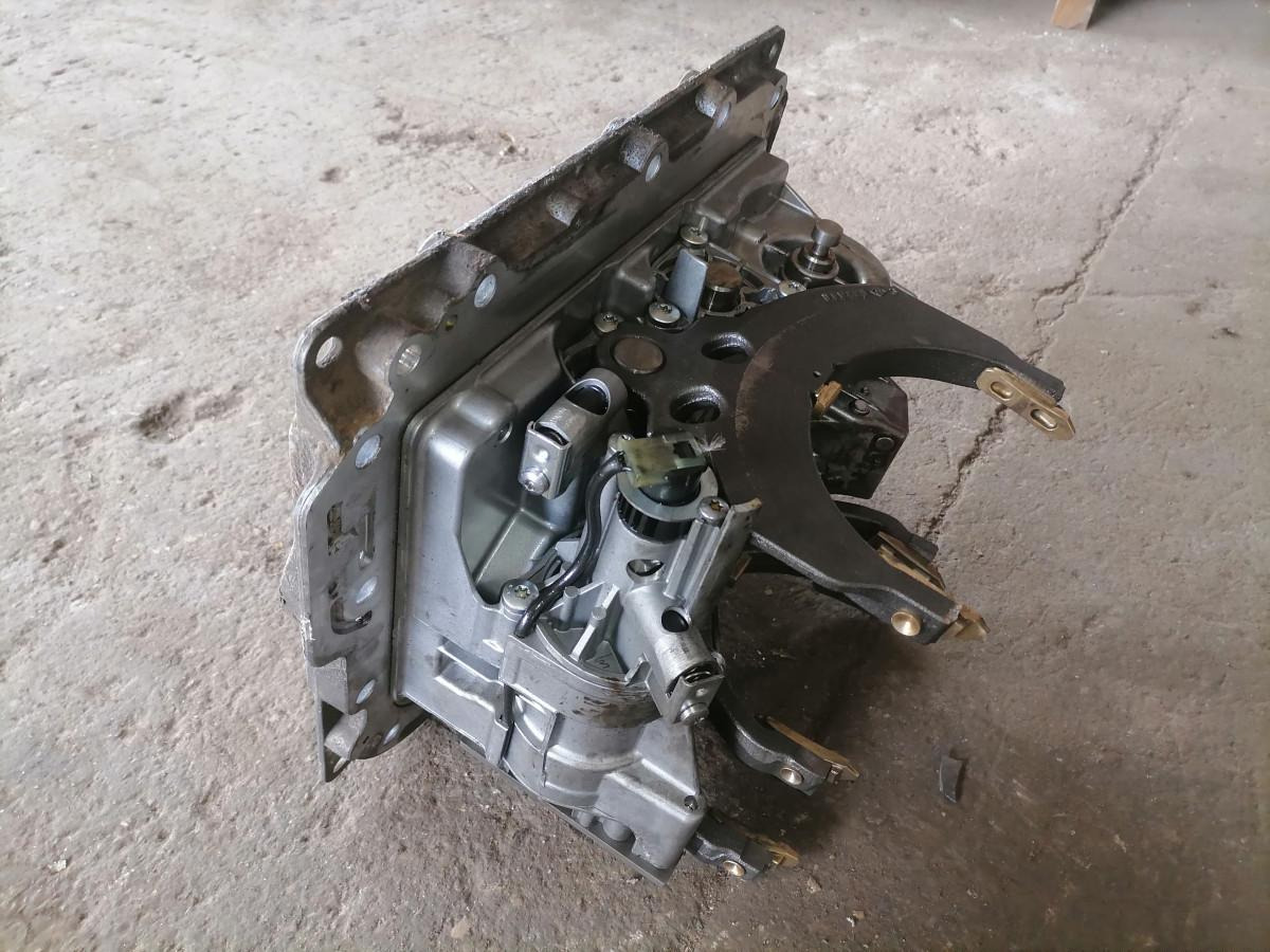 Volvo Gear control 4213674206 - Versnellingsbak en onderdelen voor Vrachtwagen: afbeelding 4 Volvo Gear control 4213674206 - Versnellingsbak en onderdelen voor Vrachtwagen: afbeelding 4