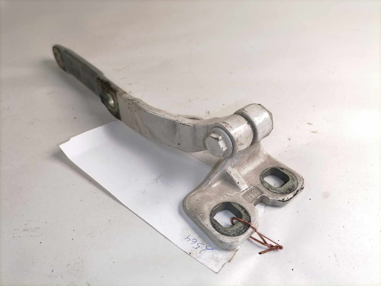 Volvo Iluvõre kandurhing 82320177 - Rooster voor Vrachtwagen: afbeelding 2 Volvo Iluvõre kandurhing 82320177 - Rooster voor Vrachtwagen: afbeelding 2