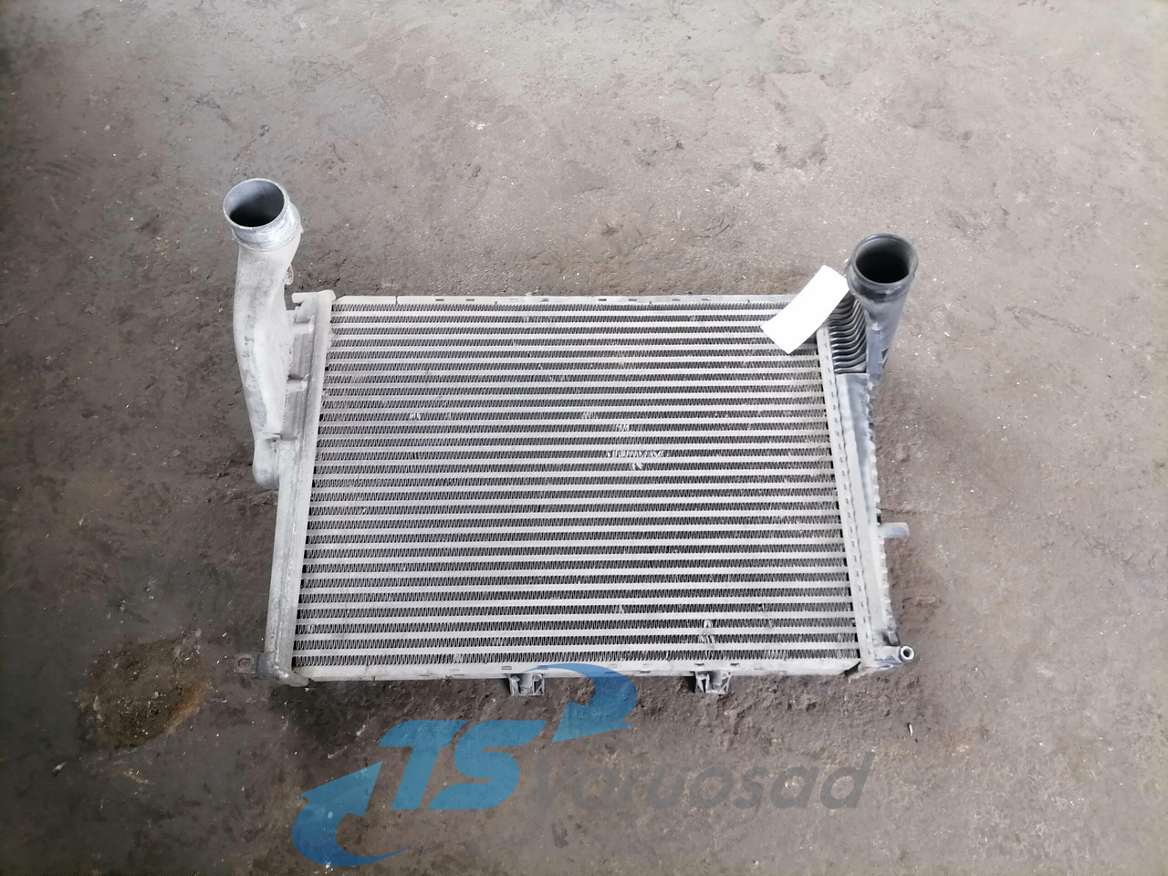 Volvo Intercooler radiator 7482142944 - Intercooler voor Vrachtwagen: afbeelding 1 Volvo Intercooler radiator 7482142944 - Intercooler voor Vrachtwagen: afbeelding 1