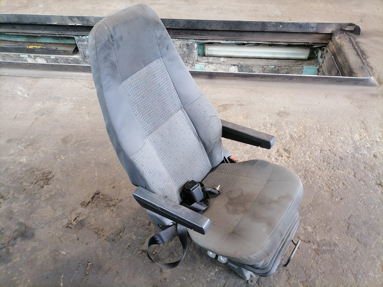 Volvo Passenger seat 20591478 - Zitplaats voor Vrachtwagen: afbeelding 2 Volvo Passenger seat 20591478 - Zitplaats voor Vrachtwagen: afbeelding 2