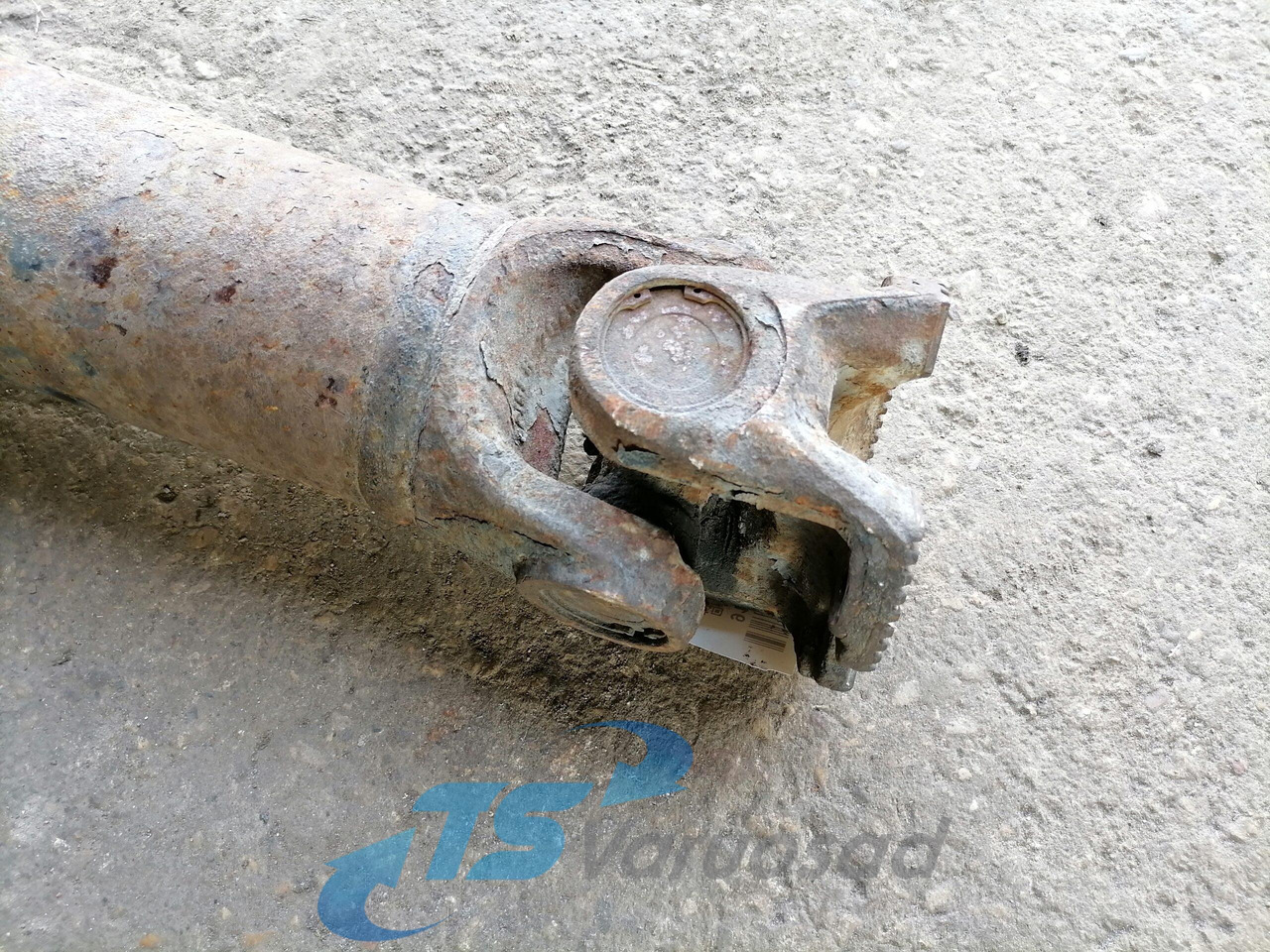 Volvo Propeller shaft 20735186 - Cardanas voor Vrachtwagen: afbeelding 3 Volvo Propeller shaft 20735186 - Cardanas voor Vrachtwagen: afbeelding 3