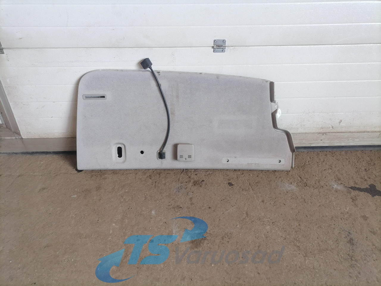 Volvo Salongi polster 20453813 - Universeel onderdeel voor Vrachtwagen: afbeelding 1 Volvo Salongi polster 20453813 - Universeel onderdeel voor Vrachtwagen: afbeelding 1