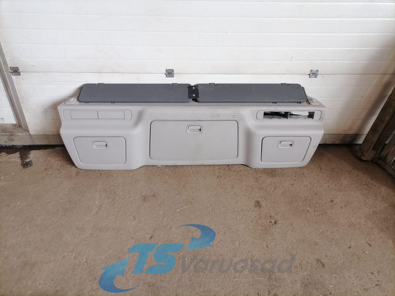 Volvo Salongi ülemine panipaik 20360719 - Universeel onderdeel voor Vrachtwagen: afbeelding 1 Volvo Salongi ülemine panipaik 20360719 - Universeel onderdeel voor Vrachtwagen: afbeelding 1