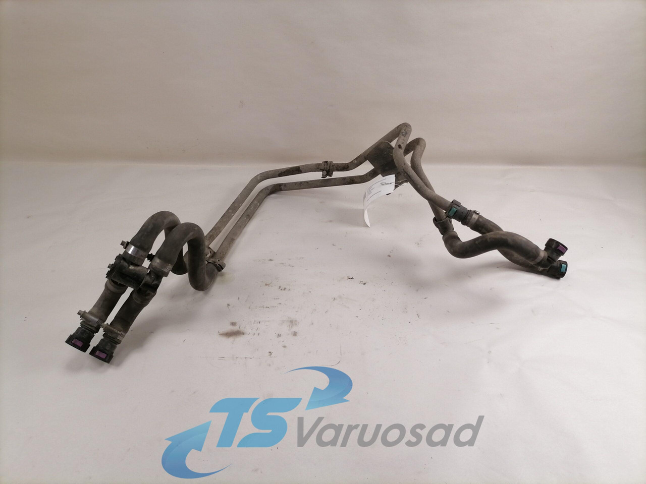 Volvo Salongisoojendus torud 21913681 - Verwarming/ Ventilatie voor Vrachtwagen: afbeelding 2 Volvo Salongisoojendus torud 21913681 - Verwarming/ Ventilatie voor Vrachtwagen: afbeelding 2