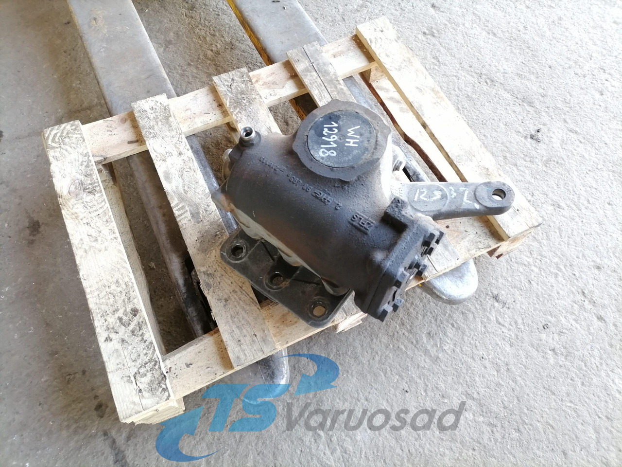 Volvo Steering box 21466592 - Stuurhuis voor Vrachtwagen: afbeelding 2 Volvo Steering box 21466592 - Stuurhuis voor Vrachtwagen: afbeelding 2