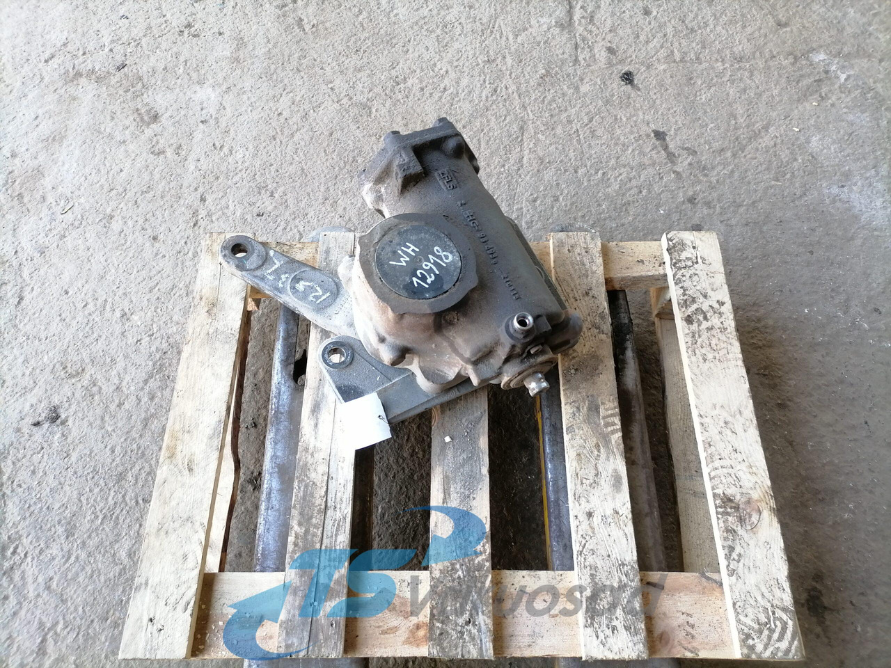 Volvo Steering box 21466592 - Stuurhuis voor Vrachtwagen: afbeelding 1 Volvo Steering box 21466592 - Stuurhuis voor Vrachtwagen: afbeelding 1