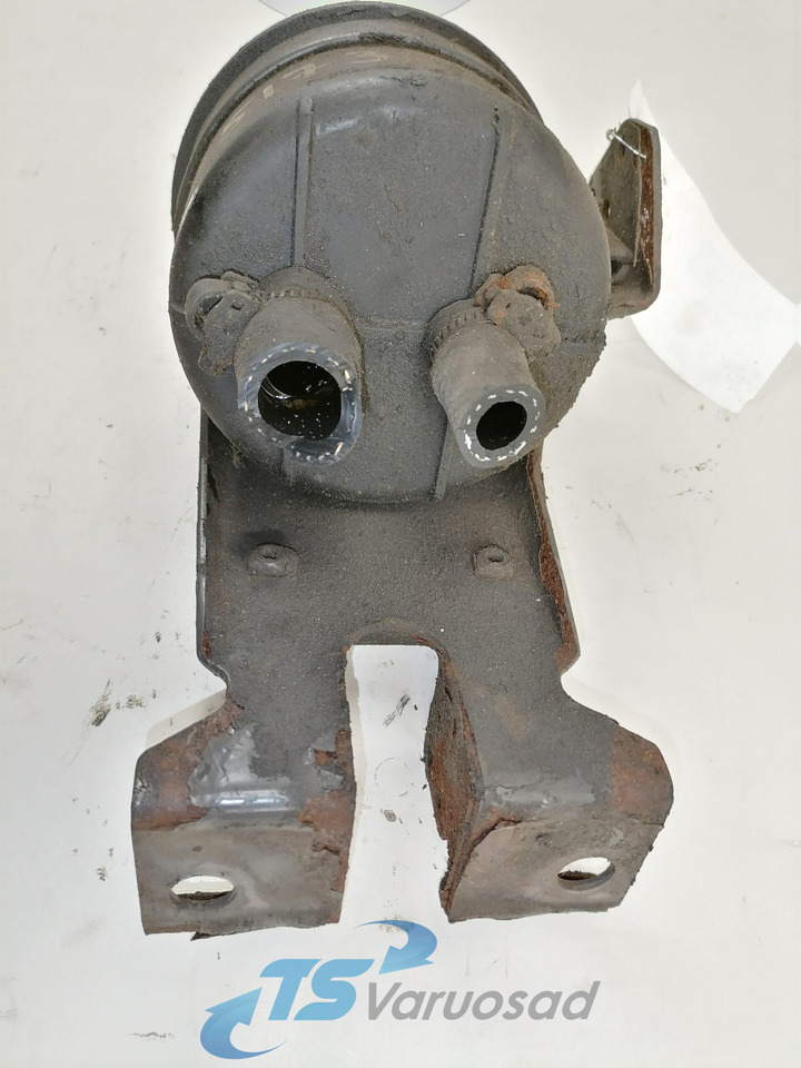 Volvo Steering oil tank+ bracket 1592945 - Stuurslang voor Vrachtwagen: afbeelding 4 Volvo Steering oil tank+ bracket 1592945 - Stuurslang voor Vrachtwagen: afbeelding 4