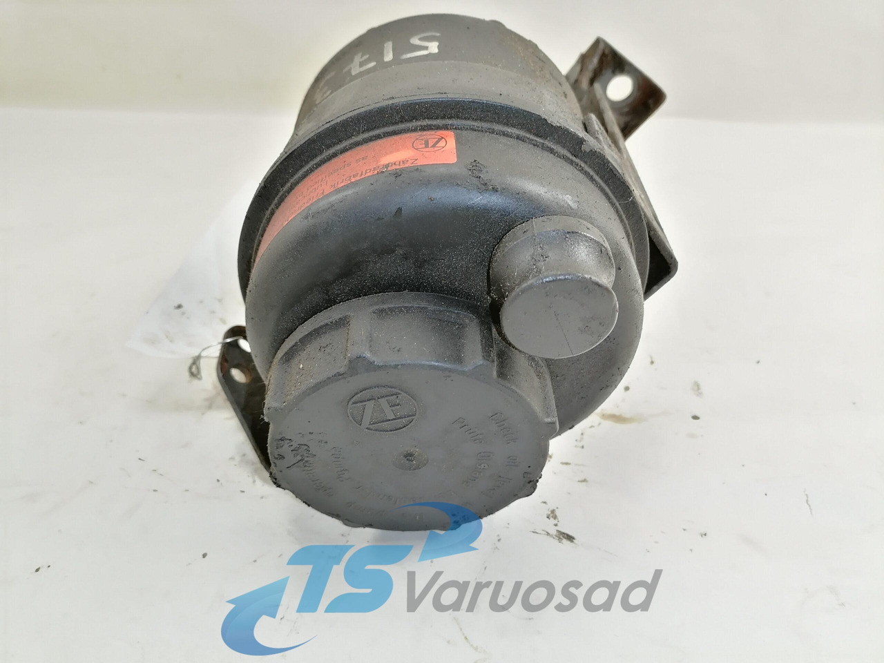 Volvo Steering oil tank+ bracket 1592945 - Stuurslang voor Vrachtwagen: afbeelding 2 Volvo Steering oil tank+ bracket 1592945 - Stuurslang voor Vrachtwagen: afbeelding 2