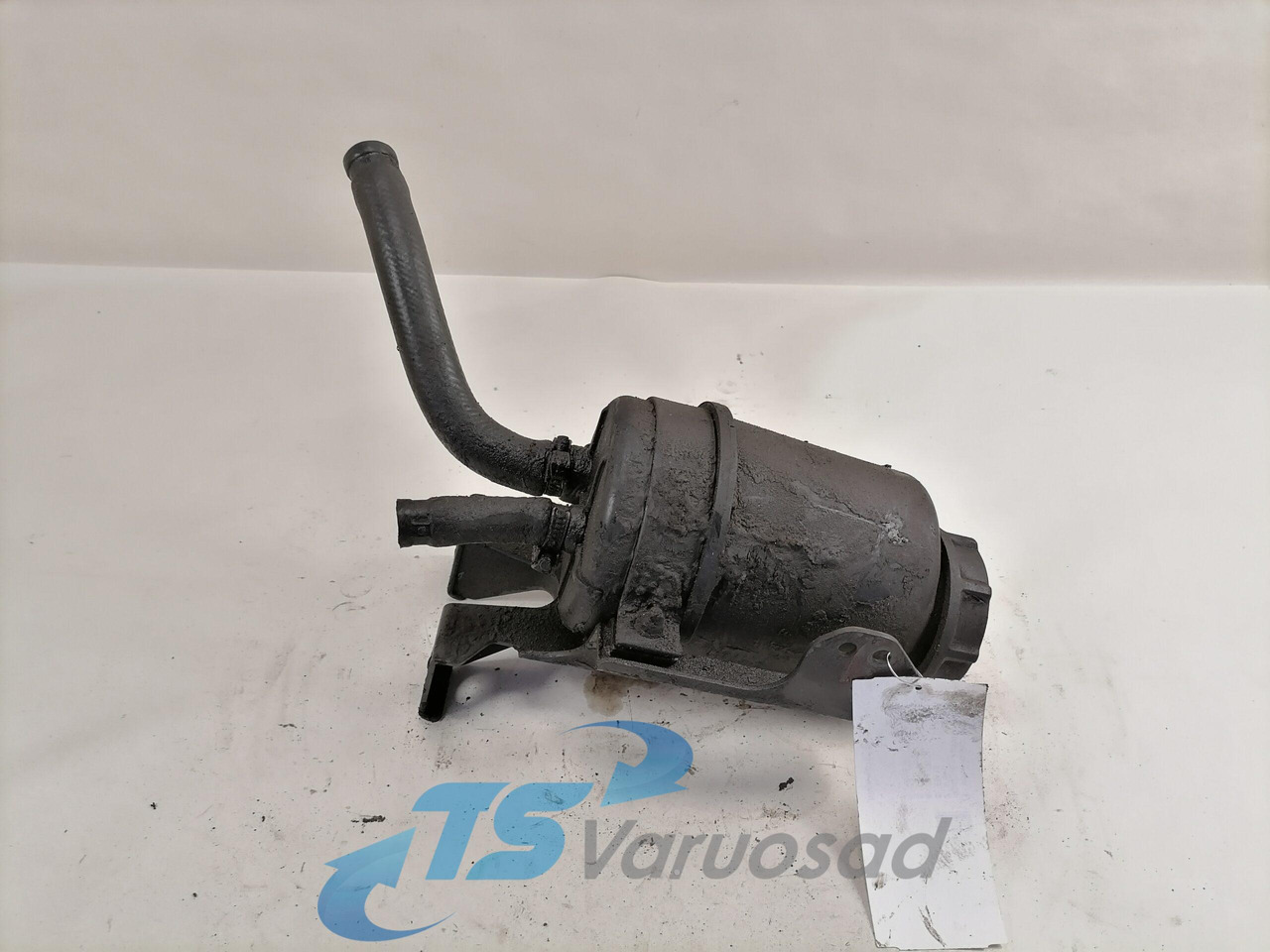 Volvo Steering oil tank+ bracket 20479764 - Stuurslang voor Vrachtwagen: afbeelding 1 Volvo Steering oil tank+ bracket 20479764 - Stuurslang voor Vrachtwagen: afbeelding 1
