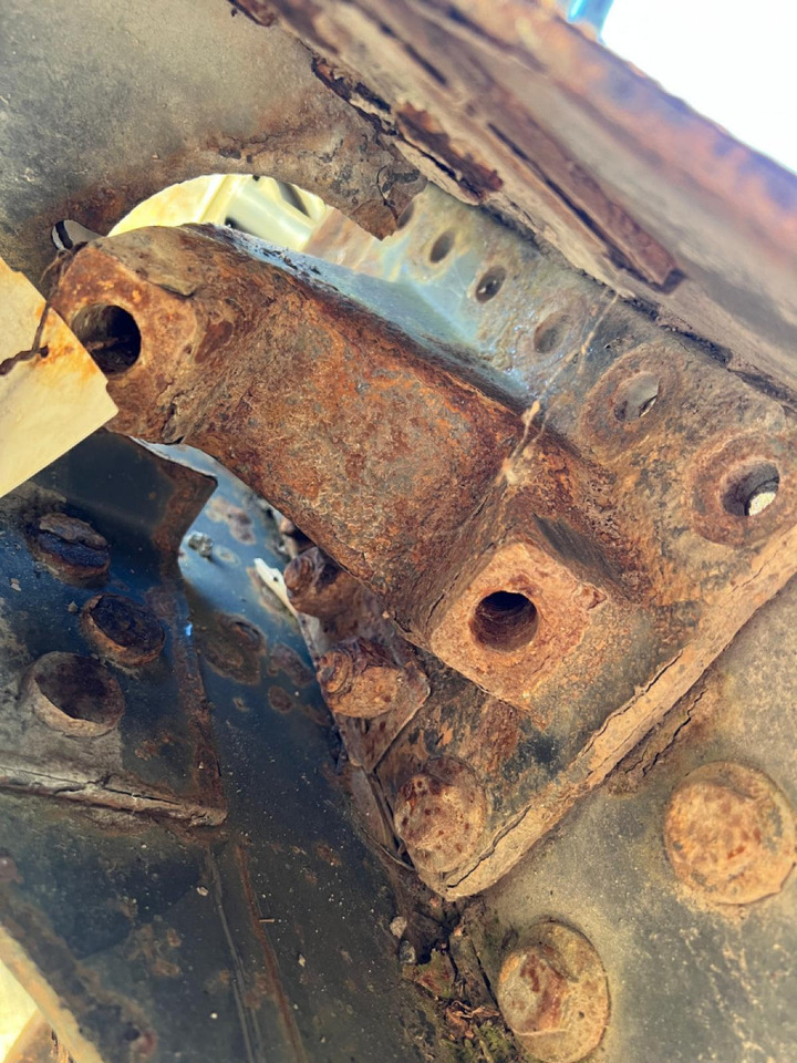 Volvo V-rod bracket 20393738 - As en onderdelen voor Vrachtwagen: afbeelding 1 Volvo V-rod bracket 20393738 - As en onderdelen voor Vrachtwagen: afbeelding 1