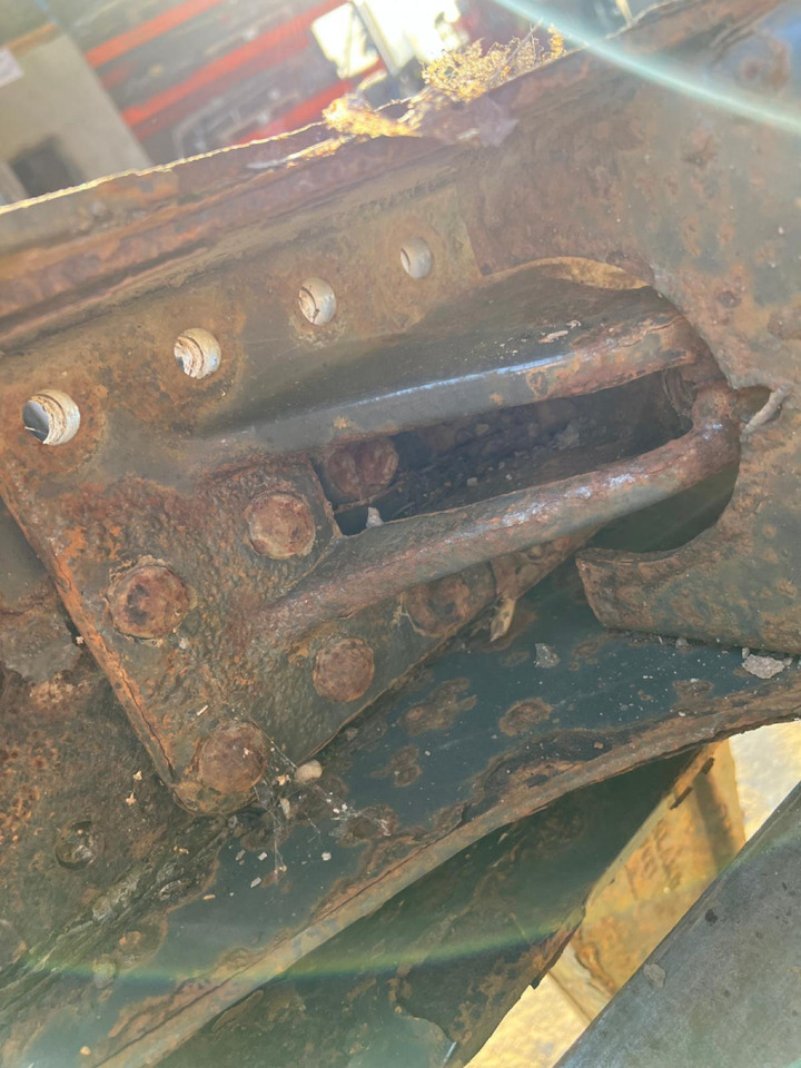 Volvo V-rod bracket 20393738 - As en onderdelen voor Vrachtwagen: afbeelding 2 Volvo V-rod bracket 20393738 - As en onderdelen voor Vrachtwagen: afbeelding 2