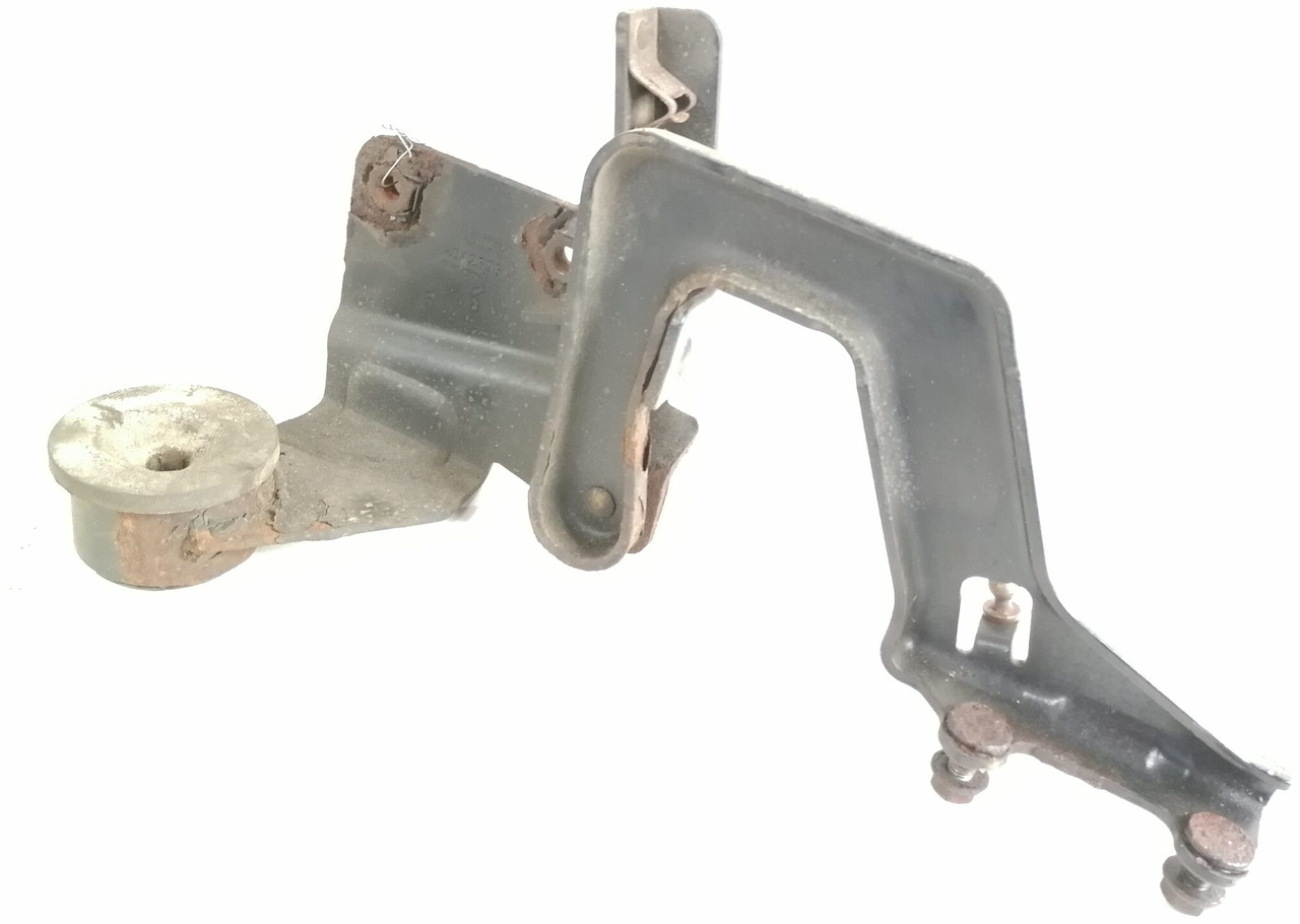 Volvo lower grille carrier hinge 20425954 - Rooster voor Vrachtwagen: afbeelding 1 Volvo lower grille carrier hinge 20425954 - Rooster voor Vrachtwagen: afbeelding 1