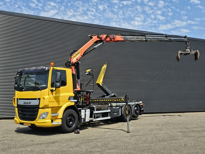 DAF CF 330 6x2-4 / PALFINGER CRANE + HOOKLIFT - Haakarmsysteem vrachtwagen, Kraanwagen: afbeelding 1 DAF CF 330 6x2-4 / PALFINGER CRANE + HOOKLIFT - Haakarmsysteem vrachtwagen, Kraanwagen: afbeelding 1