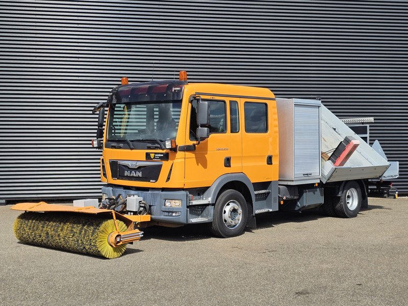 MAN TGM 15.240 BL / TIPPER / DOKA / VEEG / SWEEPER - Veegwagen: afbeelding 1 MAN TGM 15.240 BL / TIPPER / DOKA / VEEG / SWEEPER - Veegwagen: afbeelding 1