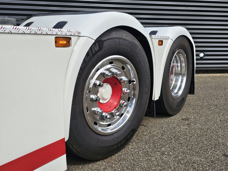 DAF XF480 / 6x2/4 / LIFT STEERING AXLE - Trekker: afbeelding 2 DAF XF480 / 6x2/4 / LIFT STEERING AXLE - Trekker: afbeelding 2