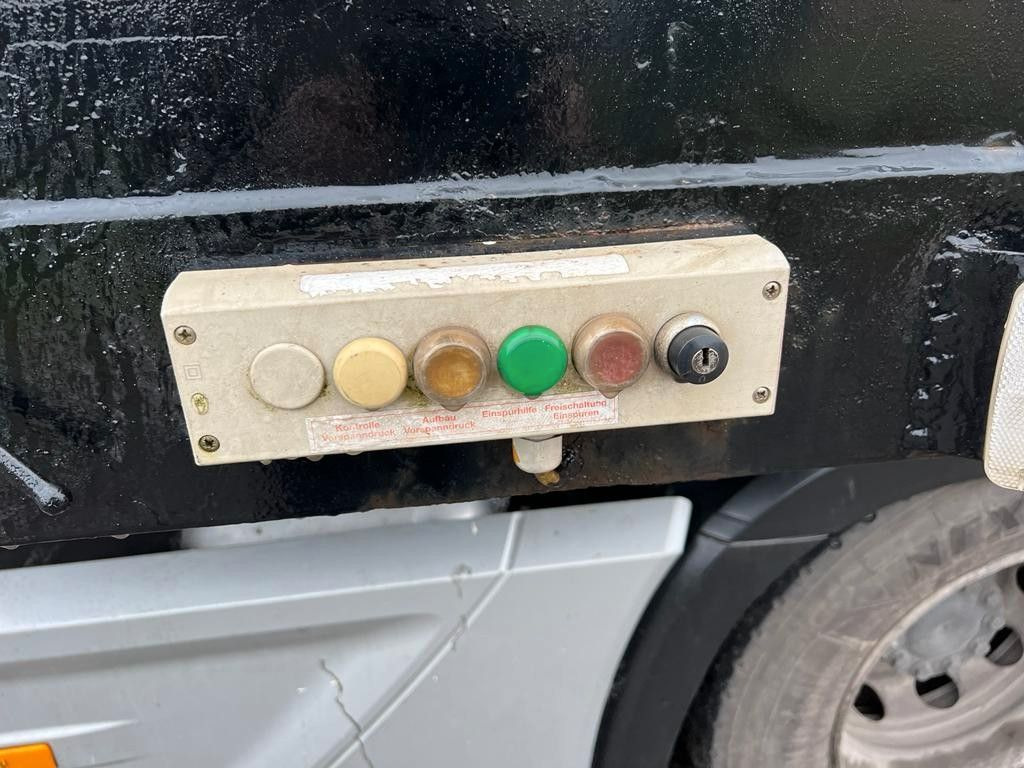 Langendorf Tiefbett mit Rampen Hydraulisch Langendorf Tiefbett mit Rampen Hydraulisch - Dieplader oplegger: afbeelding 5 Langendorf Tiefbett mit Rampen Hydraulisch Langendorf Tiefbett mit Rampen Hydraulisch - Dieplader oplegger: afbeelding 5