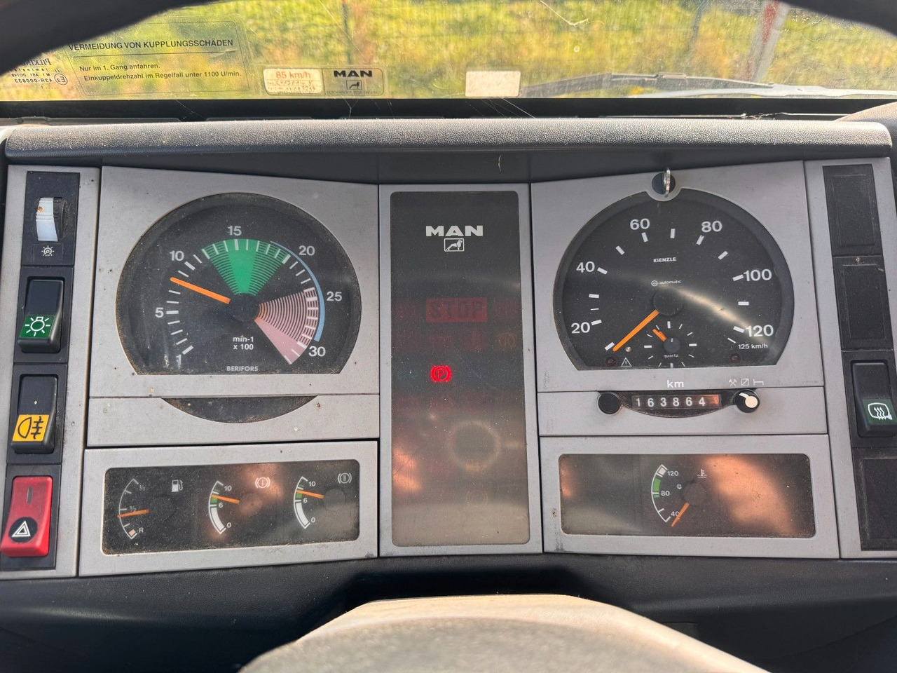 MAN 8.140 4X2 Pritsche Plane Original Km - Huifzeil bedrijfswagen: afbeelding 2 MAN 8.140 4X2 Pritsche Plane Original Km - Huifzeil bedrijfswagen: afbeelding 2