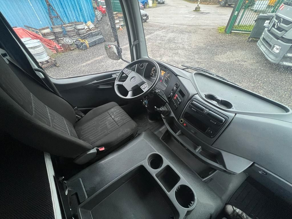 Mercedes-Benz 1324 4X2 Koffer Plane 6 to. Hebebühne Mercedes-Benz 1324 4X2 Koffer Plane 6 to. Hebebühne - Bakwagen: afbeelding 2 Mercedes-Benz 1324 4X2 Koffer Plane 6 to. Hebebühne Mercedes-Benz 1324 4X2 Koffer Plane 6 to. Hebebühne - Bakwagen: afbeelding 2