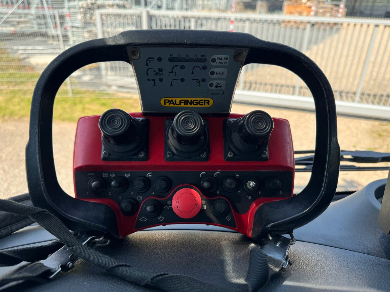 Mercedes-Benz 2540 6X2 Pritsche Palfinger PK 12002 mit Funk - Kraanwagen: afbeelding 4 Mercedes-Benz 2540 6X2 Pritsche Palfinger PK 12002 mit Funk - Kraanwagen: afbeelding 4