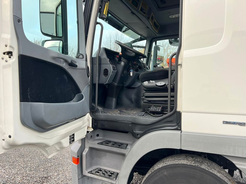 Mercedes-Benz 2541 6X2 Meiller Funk Zustand wie 200 tkm Mercedes-Benz 2541 6X2 Meiller RK 20.65 Funk | Top Zustand! - Haakarmsysteem vrachtwagen: afbeelding 5 Mercedes-Benz 2541 6X2 Meiller Funk Zustand wie 200 tkm Mercedes-Benz 2541 6X2 Meiller RK 20.65 Funk | Top Zustand! - Haakarmsysteem vrachtwagen: afbeelding 5