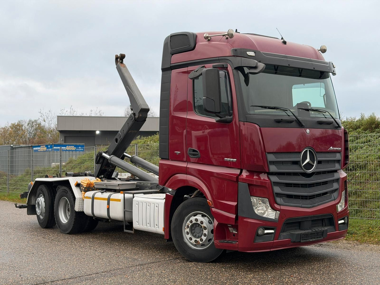 Mercedes-Benz 2558 6x2 Meiller RK 20.65 | Retarder | Klima - Haakarmsysteem vrachtwagen: afbeelding 1 Mercedes-Benz 2558 6x2 Meiller RK 20.65 | Retarder | Klima - Haakarmsysteem vrachtwagen: afbeelding 1
