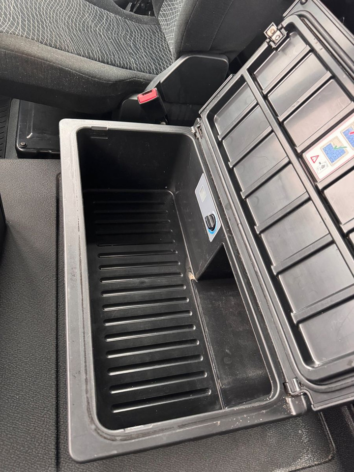 Mercedes-Benz 3748 8X4 Meiller Abroller mit Funk Top  Zustand - Haakarmsysteem vrachtwagen: afbeelding 4 Mercedes-Benz 3748 8X4 Meiller Abroller mit Funk Top  Zustand - Haakarmsysteem vrachtwagen: afbeelding 4