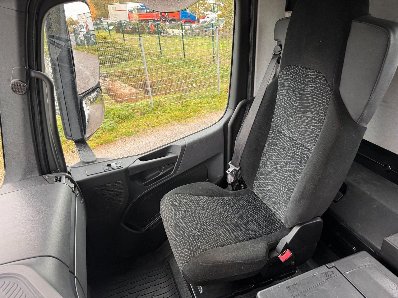 Mercedes-Benz 3748 8X4 Meiller Abroller mit Funk Top  Zustand - Haakarmsysteem vrachtwagen: afbeelding 5 Mercedes-Benz 3748 8X4 Meiller Abroller mit Funk Top  Zustand - Haakarmsysteem vrachtwagen: afbeelding 5