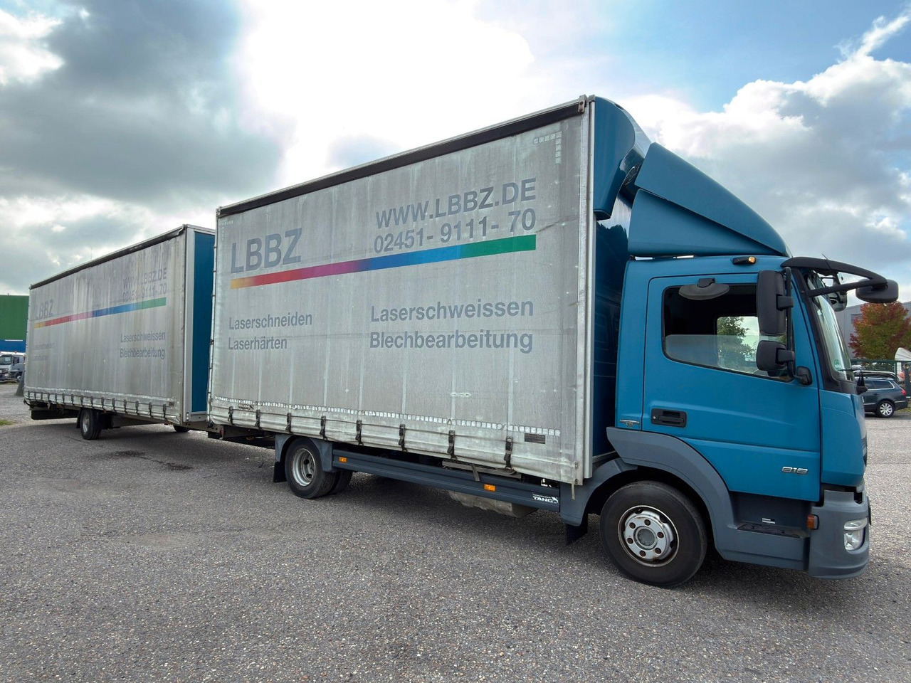 Mercedes-Benz 818 4X2 Pritsche & Plane & Tang Pritsche & Plane Mercedes-Benz 818 4X2 Pritsche & Plane & Tang Pritsche & Plane - Huifzeil bedrijfswagen: afbeelding 5 Mercedes-Benz 818 4X2 Pritsche & Plane & Tang Pritsche & Plane Mercedes-Benz 818 4X2 Pritsche & Plane & Tang Pritsche & Plane - Huifzeil bedrijfswagen: afbeelding 5