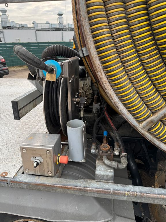 Leasing Mercedes-Benz 818 4X2 ROM Toilettenwagen  Mercedes-Benz 818 4X2 ROM Toilettenwagen: afbeelding 16 Leasing Mercedes-Benz 818 4X2 ROM Toilettenwagen  Mercedes-Benz 818 4X2 ROM Toilettenwagen: afbeelding 16