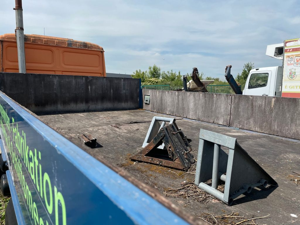 Pritsche lose mit Kransockel Pritsche lose mit Kransockel - Vrachtwagen met open laadbak: afbeelding 5 Pritsche lose mit Kransockel Pritsche lose mit Kransockel - Vrachtwagen met open laadbak: afbeelding 5