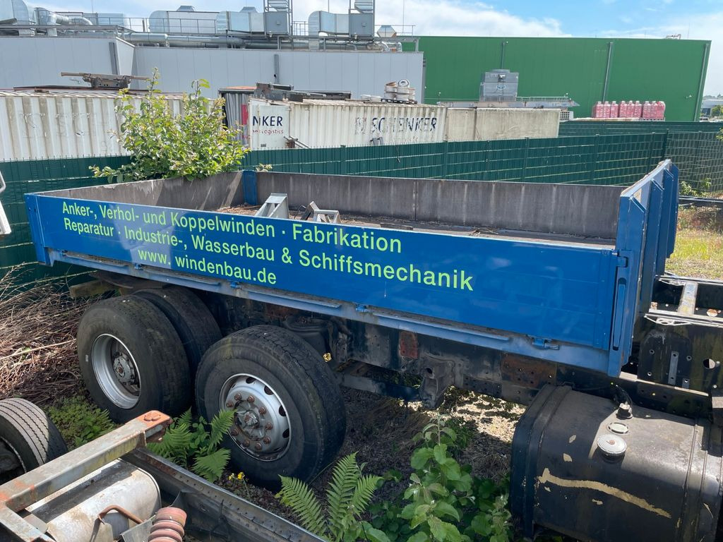 Pritsche lose mit Kransockel Pritsche lose mit Kransockel - Vrachtwagen met open laadbak: afbeelding 2 Pritsche lose mit Kransockel Pritsche lose mit Kransockel - Vrachtwagen met open laadbak: afbeelding 2
