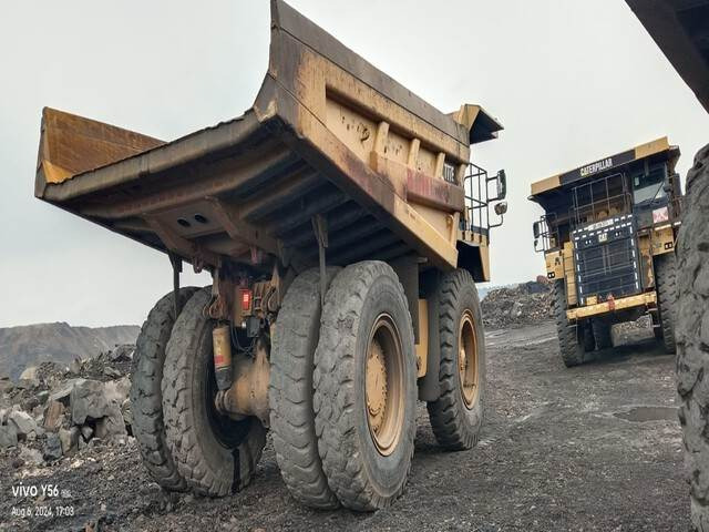CAT 777E - Zelfrijdende kiepwagen: afbeelding 3 CAT 777E - Zelfrijdende kiepwagen: afbeelding 3