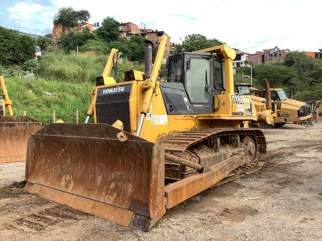 Komatsu D85EX-15 - Bulldozer: afbeelding 1 Komatsu D85EX-15 - Bulldozer: afbeelding 1