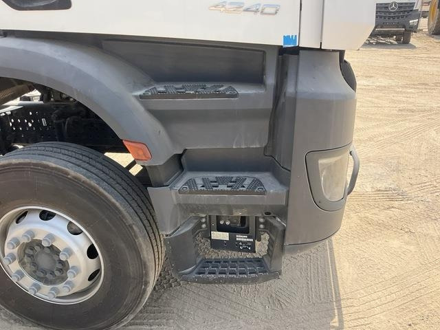 Chassis vrachtwagen Mercedes-Benz Arocs 4240: afbeelding 19