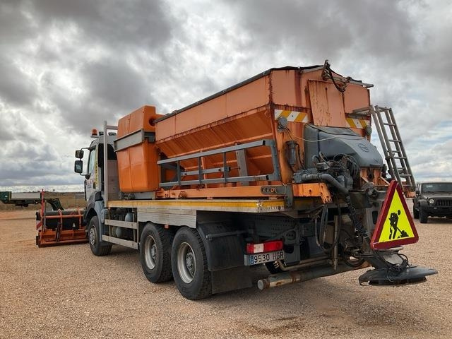 Renault Kerax - Sneeuwruimer: afbeelding 2 Renault Kerax - Sneeuwruimer: afbeelding 2
