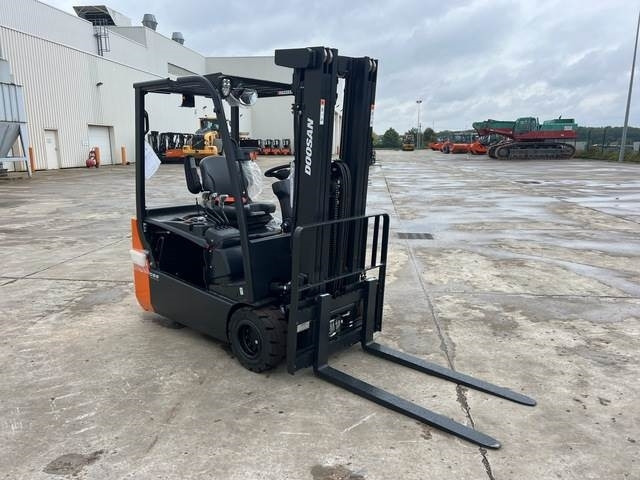Doosan B20T-7 PLUS - Elektrische heftruck: afbeelding 4 Doosan B20T-7 PLUS - Elektrische heftruck: afbeelding 4