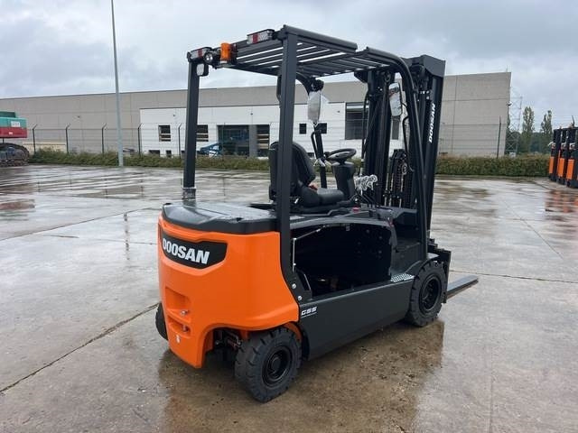 Doosan B35X-7 PLUS - Elektrische heftruck: afbeelding 3 Doosan B35X-7 PLUS - Elektrische heftruck: afbeelding 3
