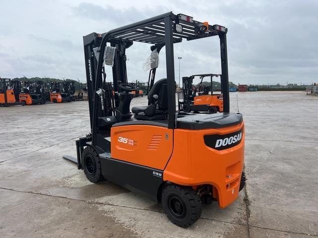 Doosan B35X-7 PLUS - Elektrische heftruck: afbeelding 2 Doosan B35X-7 PLUS - Elektrische heftruck: afbeelding 2