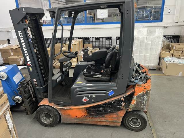 Jungheinrich EFG320 - Elektrische heftruck: afbeelding 1 Jungheinrich EFG320 - Elektrische heftruck: afbeelding 1