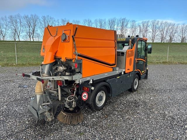 Boschung Pony P4T - Veegwagen: afbeelding 4 Boschung Pony P4T - Veegwagen: afbeelding 4