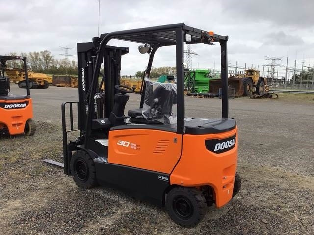 Doosan B30X-7 PLUS - Elektrische heftruck: afbeelding 2 Doosan B30X-7 PLUS - Elektrische heftruck: afbeelding 2