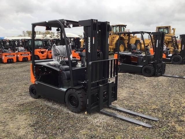 Doosan B30X-7 PLUS - Elektrische heftruck: afbeelding 4 Doosan B30X-7 PLUS - Elektrische heftruck: afbeelding 4